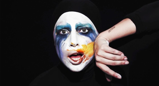 Lady Gaga, Άντριεν Μπρόντι, Βίγκο Μόρτενσεν – Τι συμβαίνει όταν σταρ του Χόλιγουντ πιάνουν τα πινέλα (κυρίως αυτά)