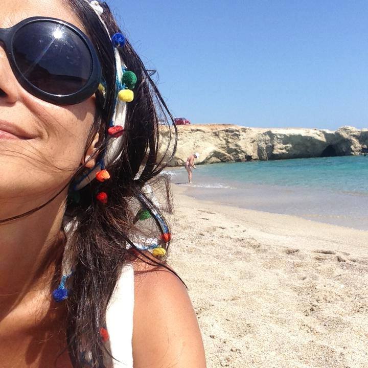 Καλοκαίρι 2017. Αφιέρωμα -“Το νησί μου”. Η δημοσιογράφος, μουσική παραγωγός, στιχουργός Φωτεινή Λαμπρίδη μιλά για τη δική της Κάρπαθο