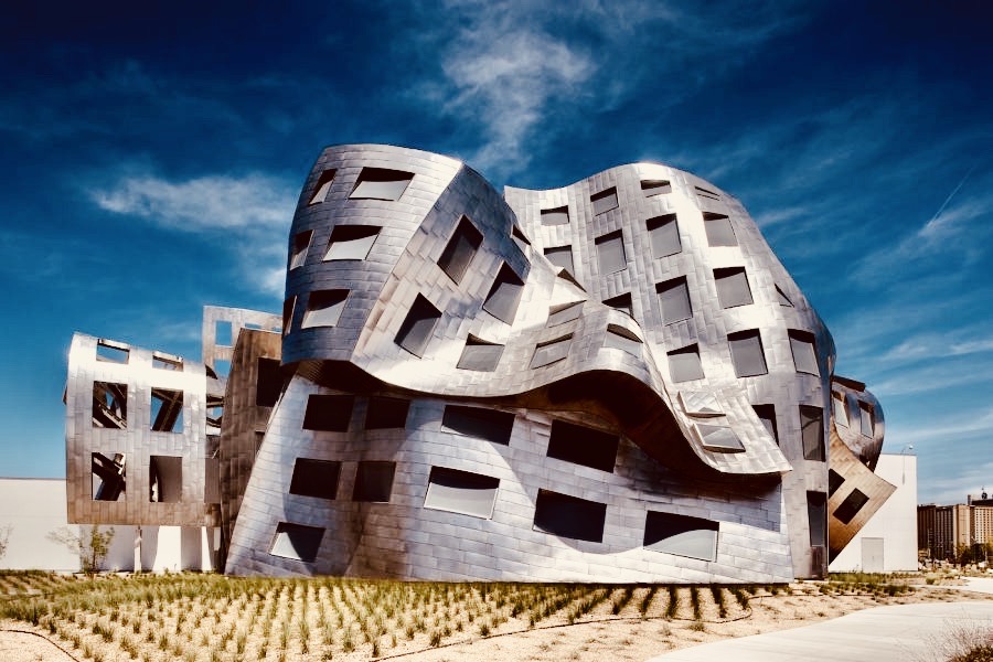 Ο Φρανκ Γκέρι είναι ο πιο σημαντικός αρχιτέκτονας της σύγχρονης εποχής