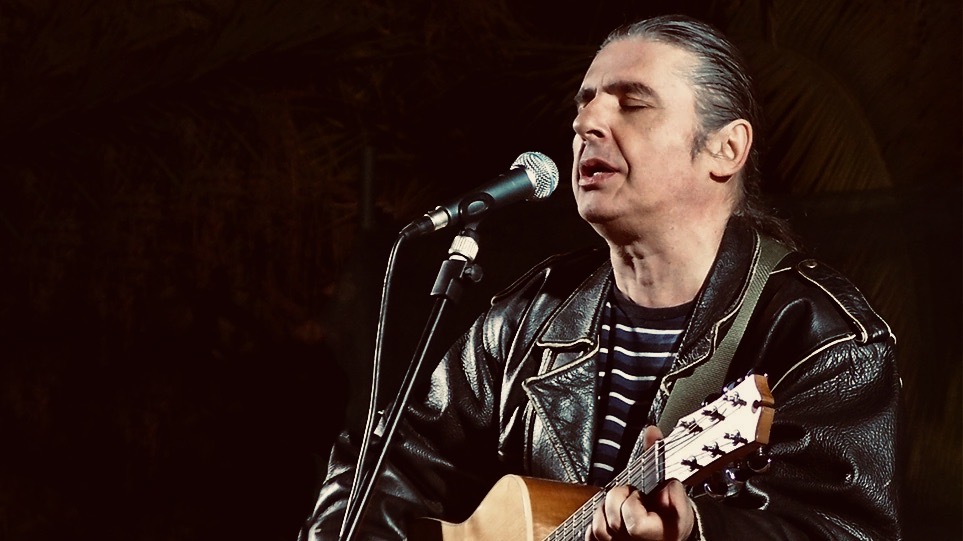 Πέθανε ο σπουδαίος συνθέτης και τραγουδιστής Σταύρος Λογαριδης