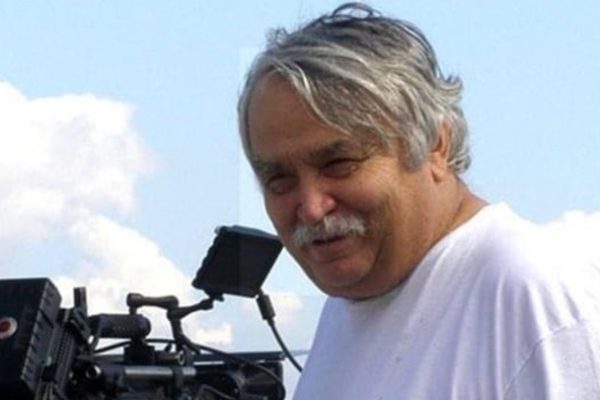 Έφυγε από τη ζωή ο σκηνοθέτης και συγγραφέας Λάκης Παπαστάθης