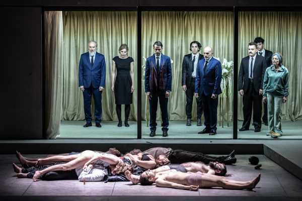 Κριτική | «Ρωμαίος και Ιουλιέττα» στο Εθνικό Θέατρο από τον Δημήτρη Καραντζά: παράσταση άνιση, αποκαλυπτική, συγκινητική