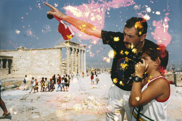 Όταν ο φωτογράφος Martin Parr βρέθηκε στην Αθήνα – Η επέλαση του τουρισμού