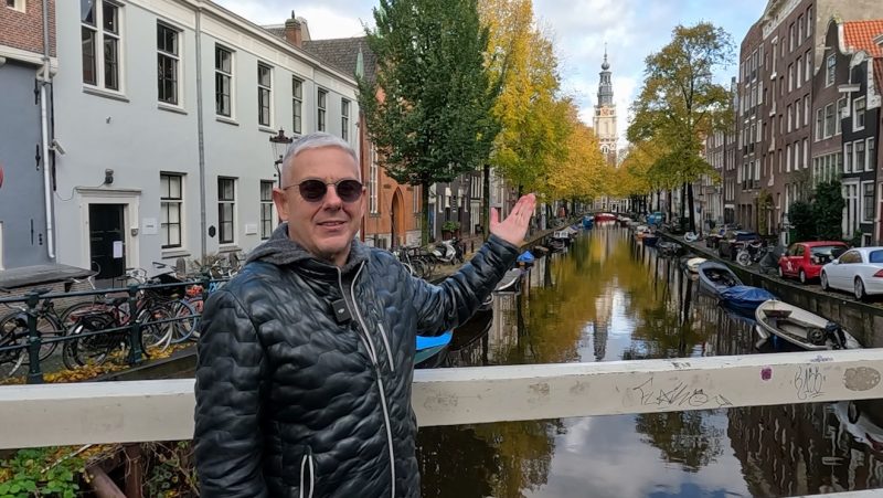 Ο Τάσος πάει Άμστερνταμ