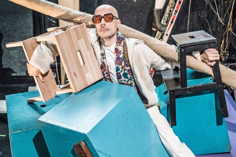 «Ο Κροκόδειλος» του Ντοστογιέφσκι στο Θέατρο Πόρτα