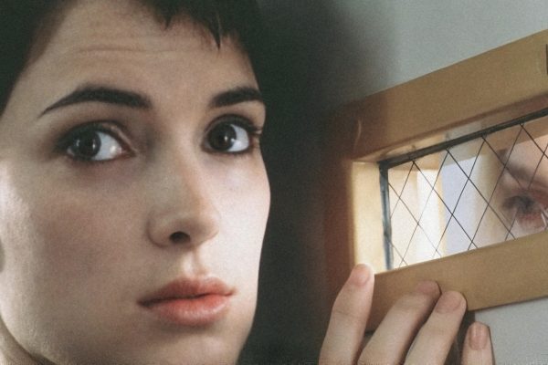 Το Κορίτσι που άφησα πίσω στο Ertflix – Η Αντζελίνα Τζολί σ’ έναν από τους καλύτερους ρόλους της καριέρας της