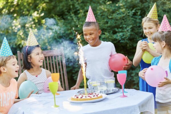 Δώρα γενεθλίων για παιδάκια δημοτικού: εντυπωσιακές ιδέες που αξίζει να επιλέξετε