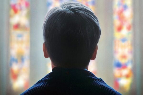 Θέλημα Θεού στο Ertflix – Η ταινία ντοκουμέντο για την σεξουαλική κακοποίηση παιδιών από ιερέα