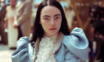 Η Έμα Στόουν στην ταινία του Γιώργου Λάνθιμου Poor Things