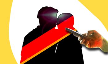 Ένα ζευγάρι και ένα κινητό τηλέφωνο